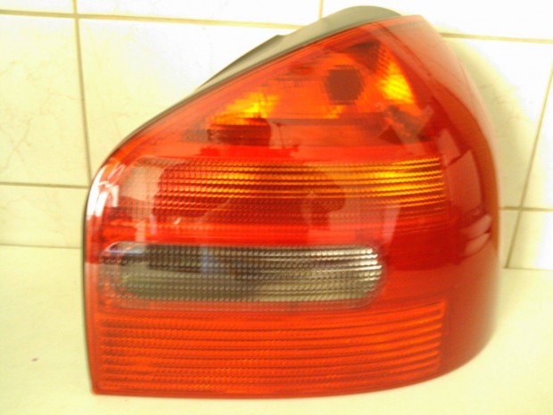 Audi A3 hátsólámpa jobb 1996 -> 2000 (sz/p) ködzáróval, üres gyári új