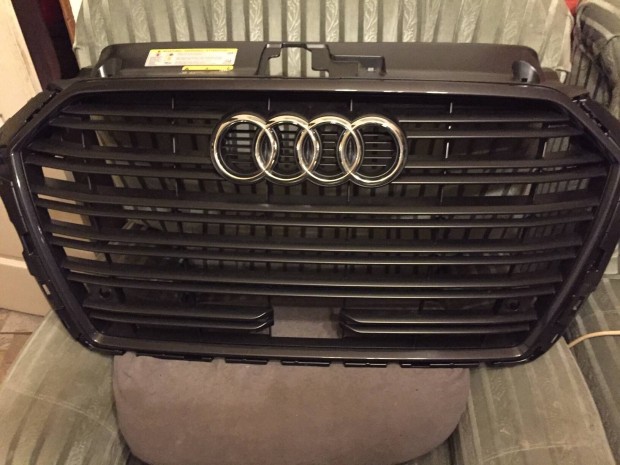 Audi A3 h�t�r�cs h�t�maszk