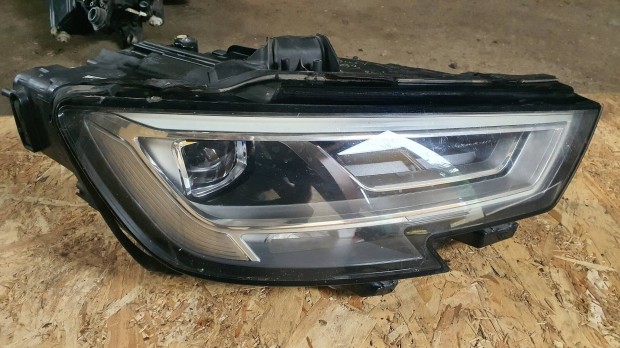 Audi A3 jobb oldali fényszóró 23.06