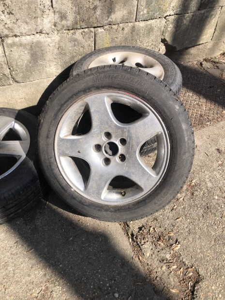 Audi A4 112 Alu felni gumival 