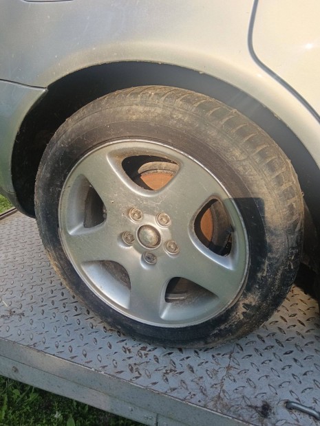 Audi A4 16"-os alufelni