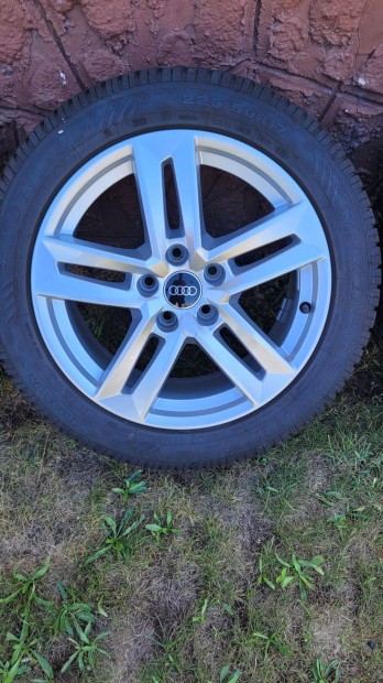 Audi A4 17" gyári alufelnik téligumikkal