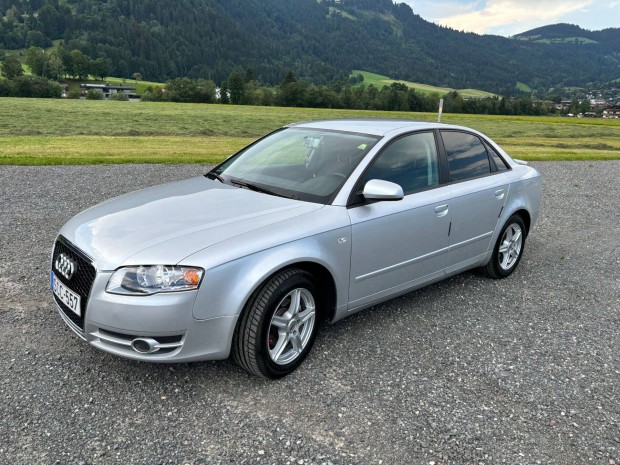 Audi A4 1.6 benzines, kevés km