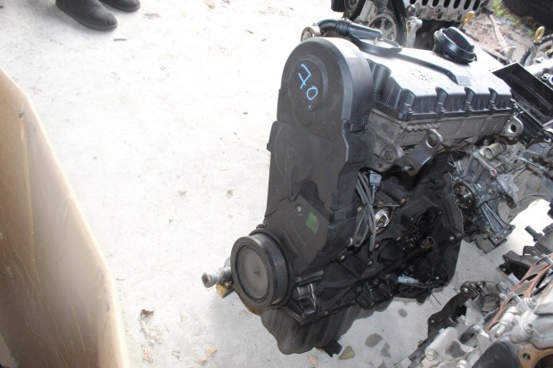 Audi A4 1.9D Fztt blokk hengerfejjel AVF