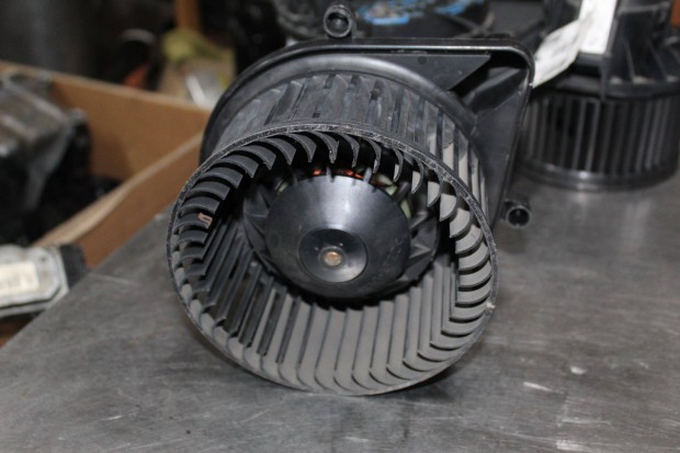 Audi A4 2004-2007 fűtőmotor 8E1820021A