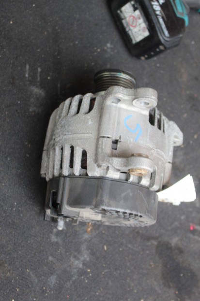 Audi A4 2015- 2.0TDI genertor 04L903024 (5)