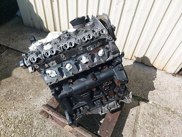 Audi A4 2.0 tfsi főtengely dugattyú stb alkatrészek sérült blokk