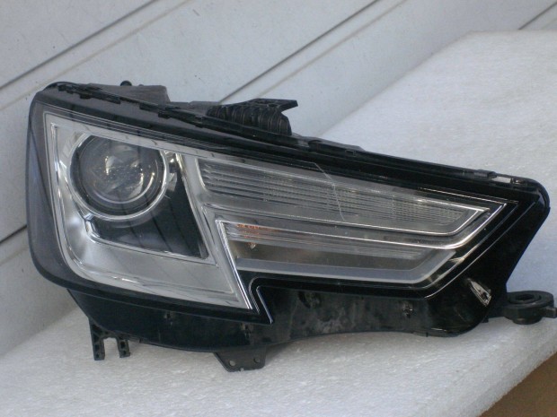 Audi A4 8W Jobb els� F�nysz�r� 8W0941006 2016-t�l Hib�tlan