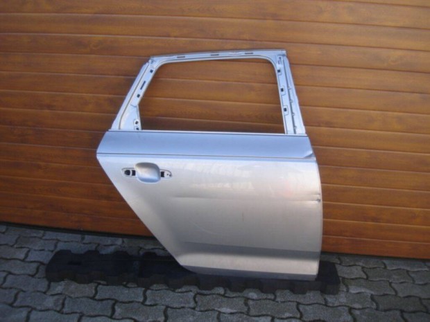 Audi A4 8W Jobb hátsó ajtó 2015-től