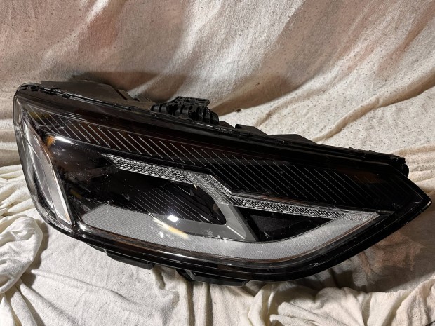 Audi A4 8w facelift jobb első full led fényszóró