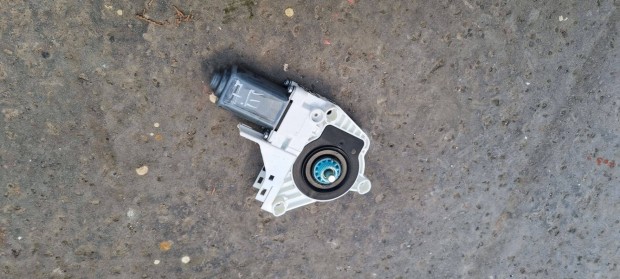 Audi A4 A5 A6 Q5 Jobb első ablakemelő motor 8K0959802B