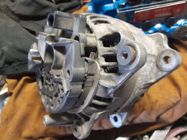 Audi A4-A6 BLB motorkód bontott generátor eladó
