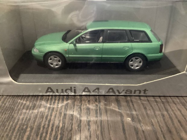 Audi A4 Avant 1:43 Minichamps original  Paul'S Model