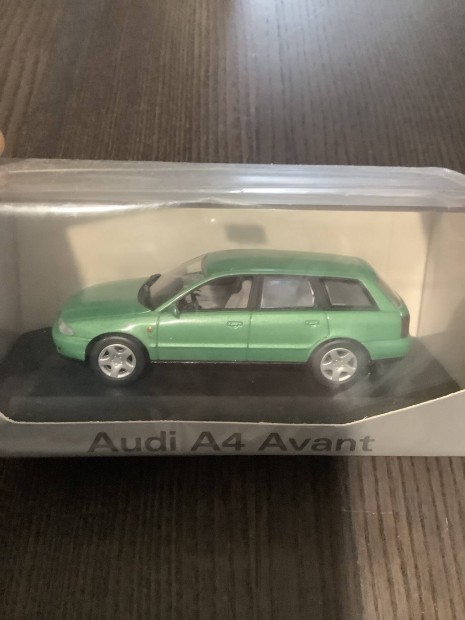 Audi A4 Avant 1:43 Minichamps original  Paul'S Model ART