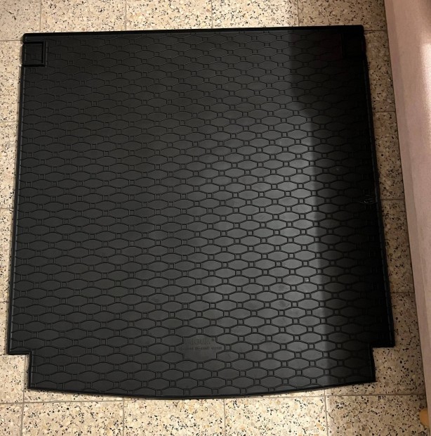 Audi A4 Avant csomagtr tlca gumisznyegek