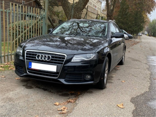 Audi A4 Avant kombi aut, szervizknyves