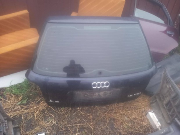 Audi A4 B5 Csomagtérajtó (Postázom is)