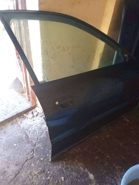 Audi A4 B5 Jobb Els� Ajt� (Post�zom is)