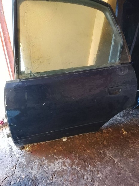 Audi A4 B5 Jobb H�ts� Ajt� (Post�zom is)