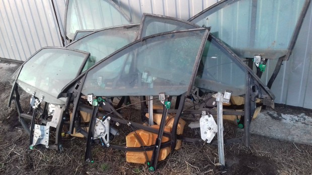 Audi A4 B5 Sedan /Kombi Ajt� Ablak Keret Kompletten (Post�zom is)