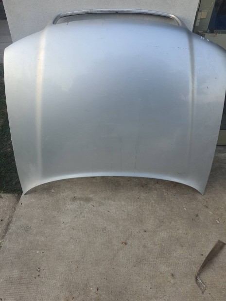 Audi A4 B5 motorhztet