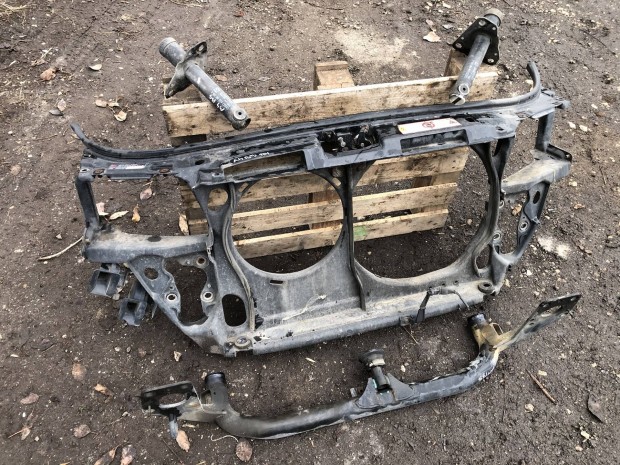 Audi A4 B5 zárhíd homokfal eleje