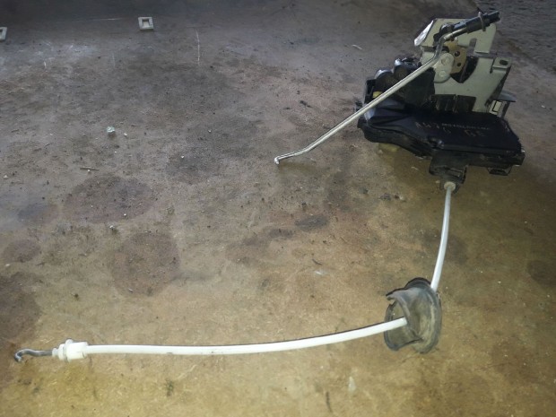 Audi A4 B6 Bal Első Ajtó Zárszerkezet + Központizár Motor
