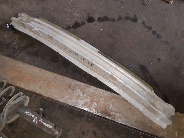 Audi A4 B6 H�ts� L�kh�r�t� Merev�t�