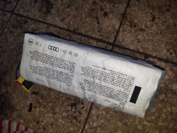 Audi A4 B6 Utasoldali L�gzs�k