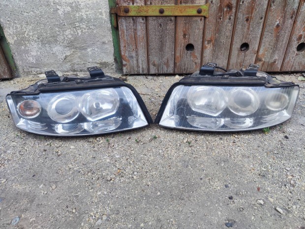 Audi A4 B6 Xenon fényszóró lámpa párban