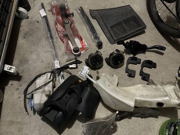 Audi A4 B6 alkatrszek egyben