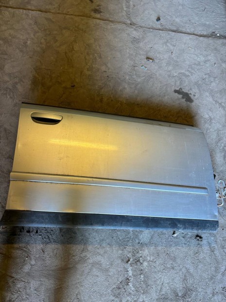 Audi A4 B6 jobb els� ajt� ez�st 