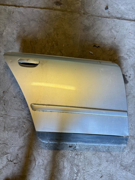 Audi A4 B6 jobb h�ts� ajt� ez�st 