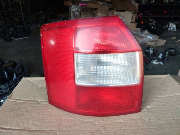 Audi A4 B6 kombi bal hts lmpa