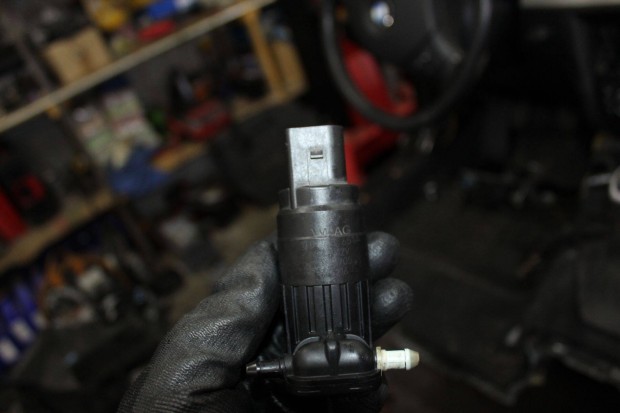 Audi A4 B7 2004-2009 2.0D ablakmosó szivattyú 1t0955651a