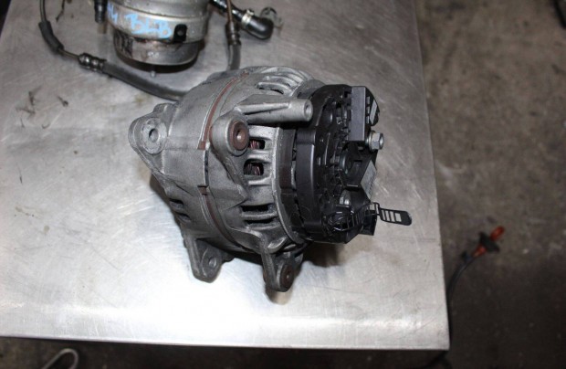 Audi A4 B7 2.0D genertor 06f903023j