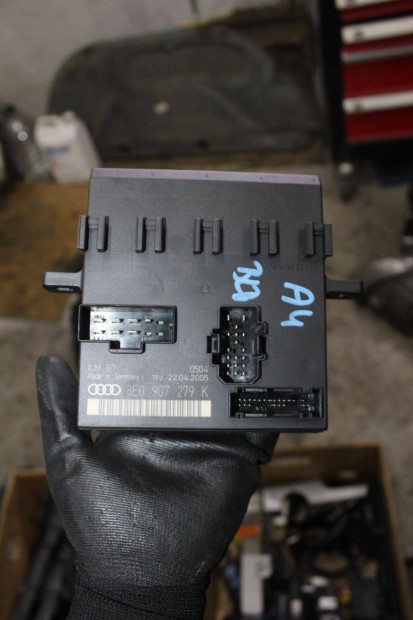 Audi A4 B7 2.0D komfort modul 8E0907279K
