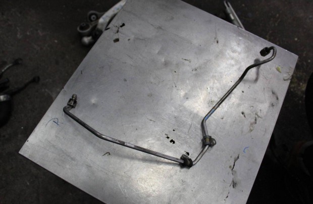 Audi A4 B7 2.0D turb olajcs 03G145771B