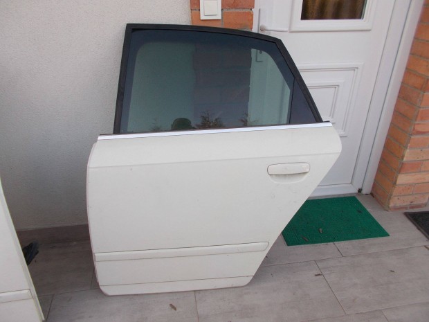 Audi A4 B7 8E bal h�ts� ajt� 4 ajt�shoz kpl. 2004-2008-ig
