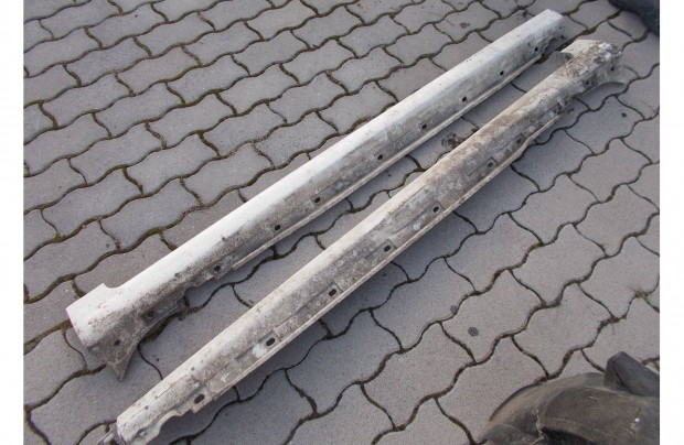 Audi A4 B7 8E k�sz�b m�anyag jobb-bal