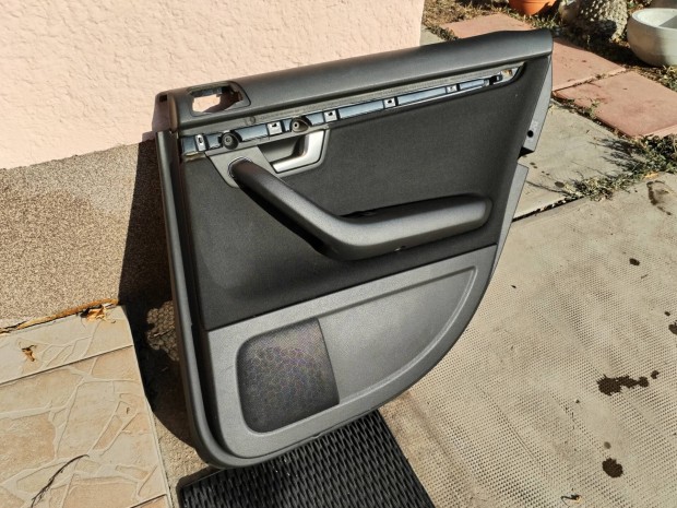 Audi A4 B7 Avant jobb hts ajtkrpit