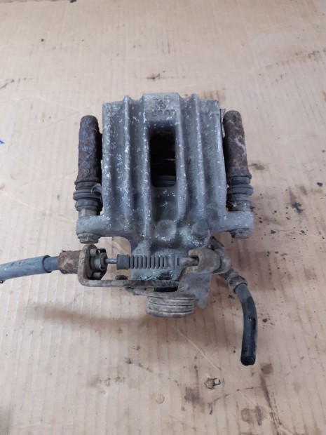 Audi A4 B7 Bal Hátsó Féknyereg