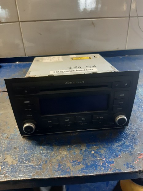 Audi A4 B7 Fejegys�g