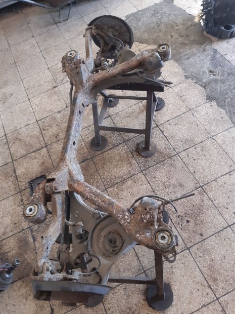 Audi A4 B7 Hátsó Híd Tárcsafékes