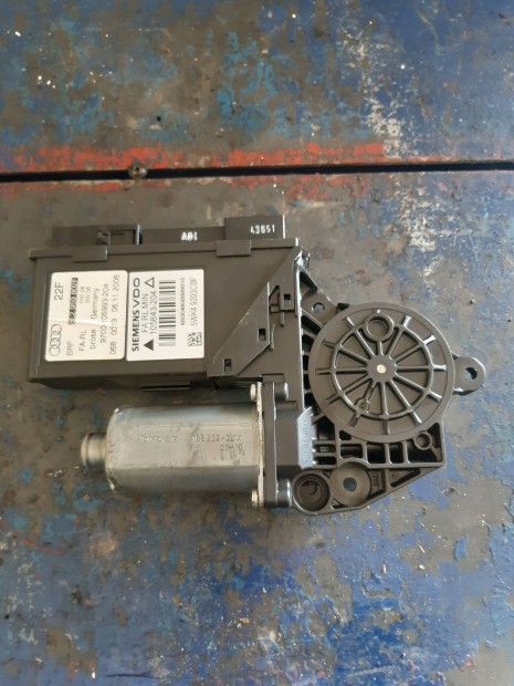 Audi A4 B7 Jobb Els� Ablakemel� Motor