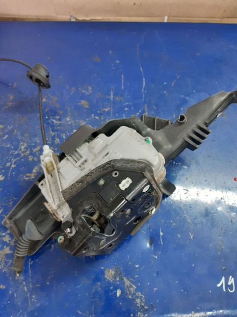 Audi A4 B7 Jobb Els Ajt Zrszerkezet + Kzpontizr Motor