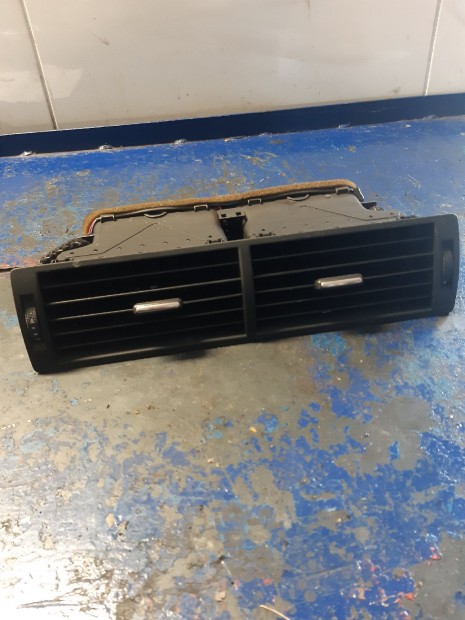 Audi A4 B7 K�z�ps� Szell�z�