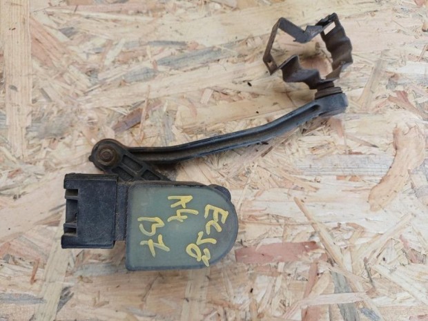 Audi A4 B7  (2004-2008) Els� Xenon Szintez�