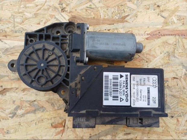 Audi A4 B7  (2004-2008) Jobb Els Ajt Ablakemel Motor