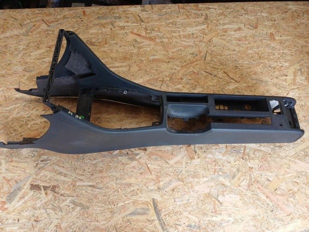 Audi A4 B7  (2004-2008) Kard�n Box 1 DIN